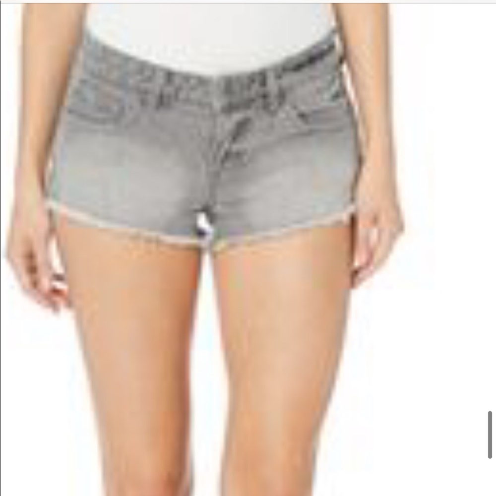 RVCA, NWOT, 2” inseam, raw cut off hem